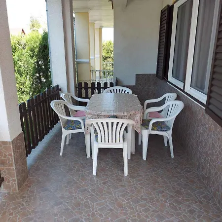 Ferienhaus Holiday In 34949
